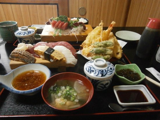 飲食店　寿司活魚魚料理 魚まさ（飲食店）まで475m
