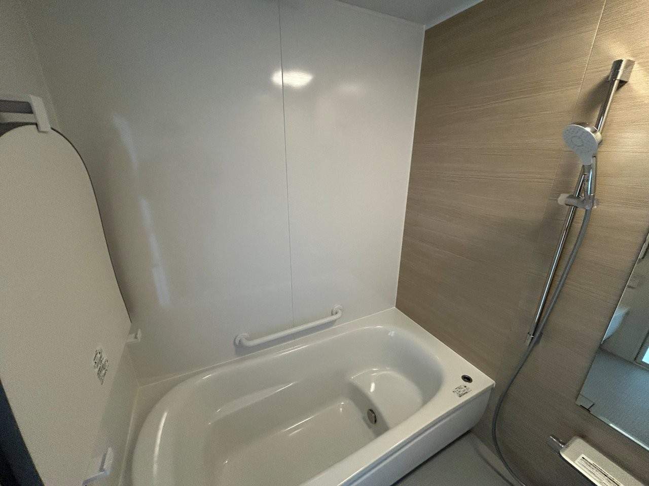 バス・シャワールーム　バスユニットも新品～