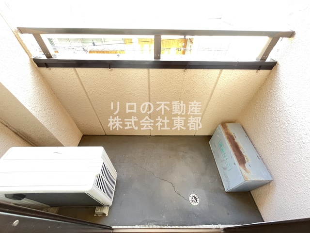 バルコニー　お天気のいい日は洗濯物も気持ちよく干せますね！