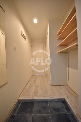 玄関　ラクメンビル　玄関スペース