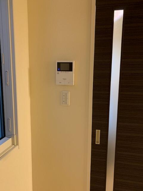 セキュリティ　モニター付きインターホンです