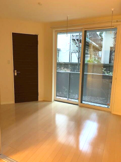 その他部屋・スペース　開放的な寝室です