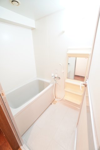 バス・シャワールーム　※同物件・同タイプの写真です。