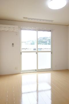 居室・リビング　室内