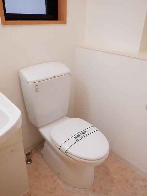 トイレ　落ち着いた色調のトイレです♪