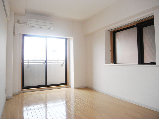 居室・リビング　使いやすい形の為、レイアウトを楽しめます♪