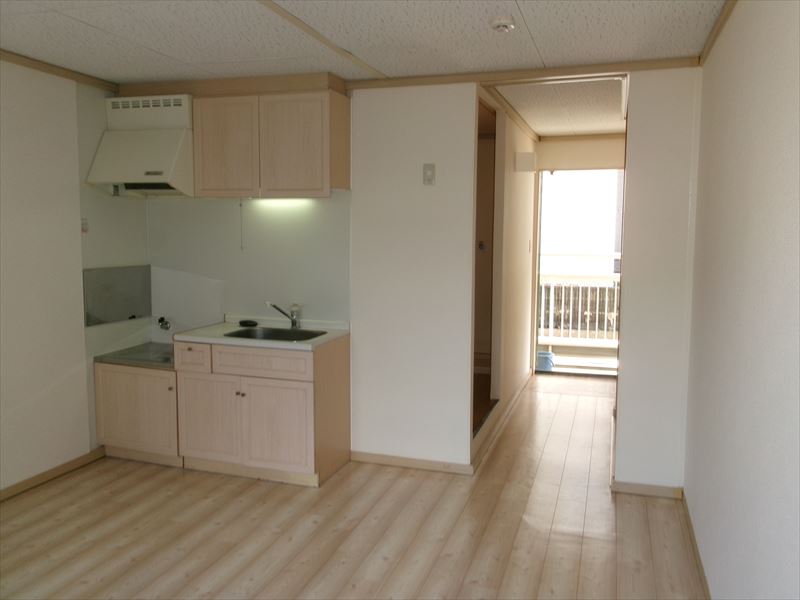 キッチン　流し台は居室内に・・・