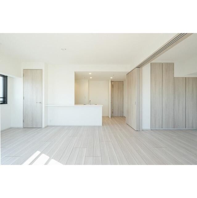 居室・リビング　こちらの居間で趣味の時間をお楽しみください