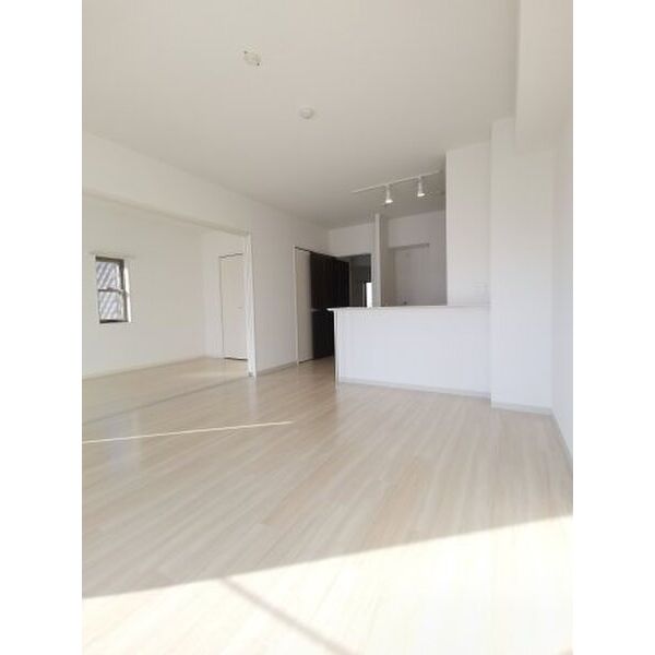 キッチン　【小学校】名古屋市立本郷小学校まで275m