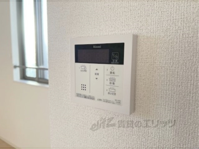 その他設備　給湯器リモコン