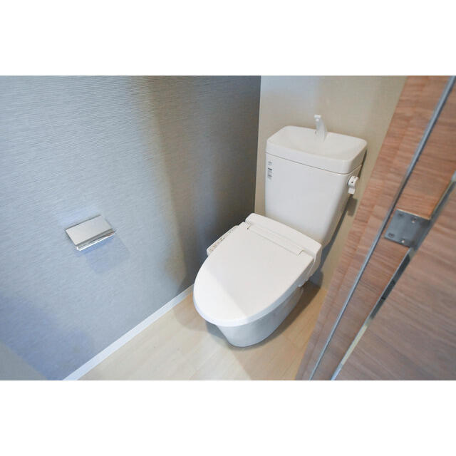 トイレ　別タイプ部屋　参考写真です