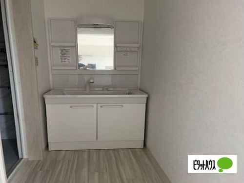 洗面設備　同メーカー参考