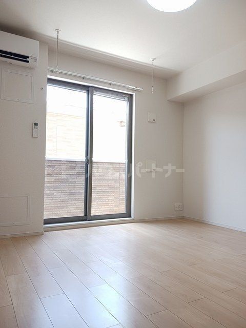 居室・リビング　※別号室参考写真※