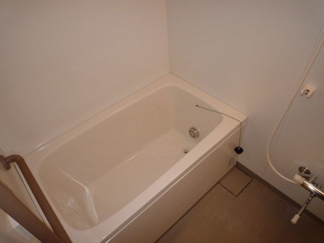 バス・シャワールーム　追い焚き完備浴室