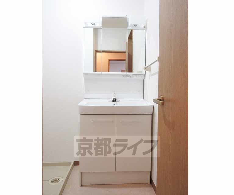 洗面設備　独立洗面台です！