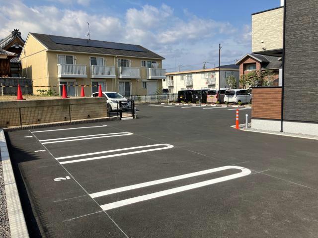駐車場　駐車場