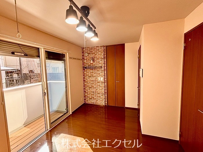 居室・リビング　明るいお部屋です。