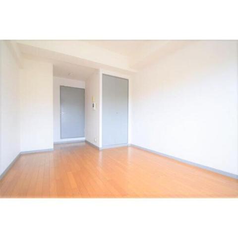 居室・リビング　室内