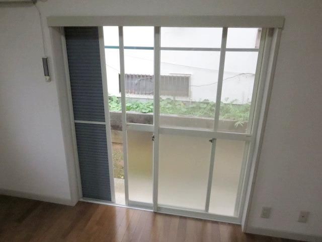 セキュリティ　～防犯シャッターがあると安心ですね～