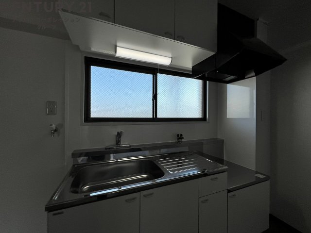 キッチン　キッチンに窓があり換気も楽々♪