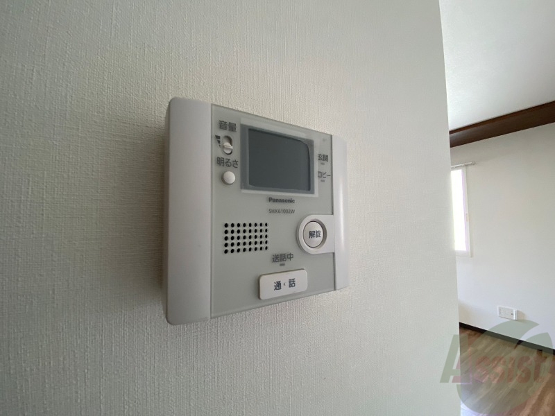 セキュリティ　ＴＶモニター付インターホンです。来客者の顔が見えるので安心！