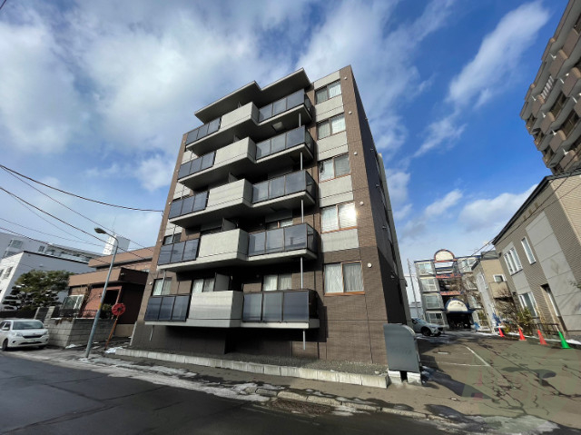 建物外観　札幌市中央区南６条西「Ｓａｂａｎｊｏｕｌｅ」