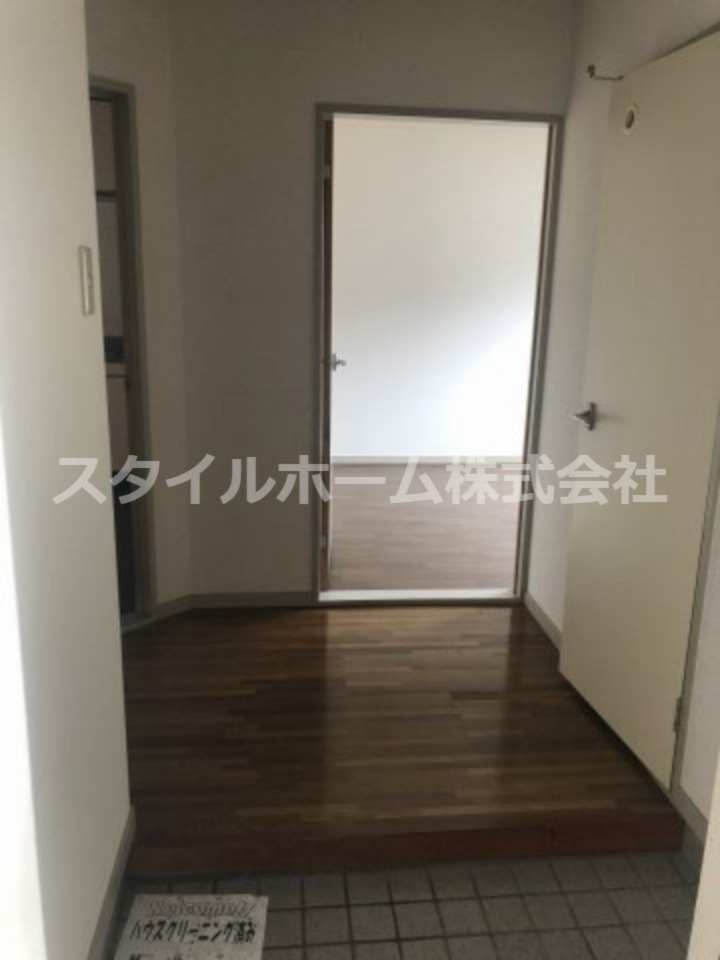 玄関　収納もある玄関です