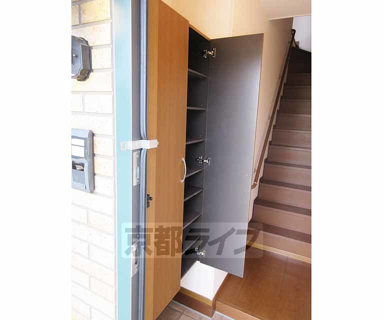 収納　シューズボックスついています。