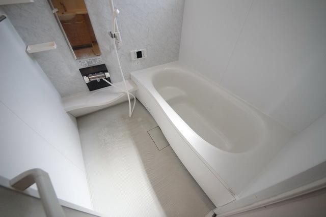 バス・シャワールーム　同物件別部屋写真