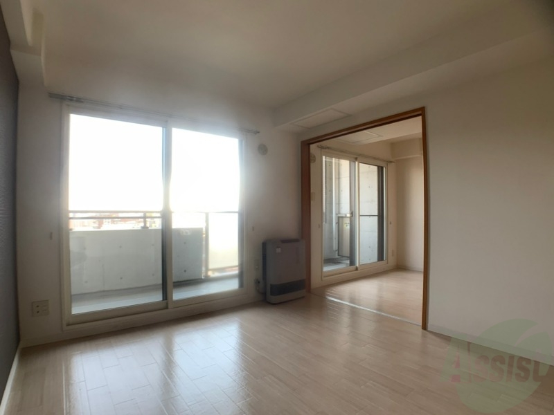 居室・リビング　広くてキレイなＬＤＫが広がっていて、充実した生活が送れそう。