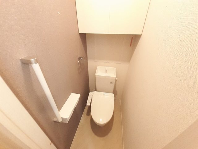 トイレ　※別号室の写真です。