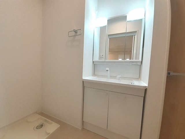 洗面設備　※別号室の写真です。