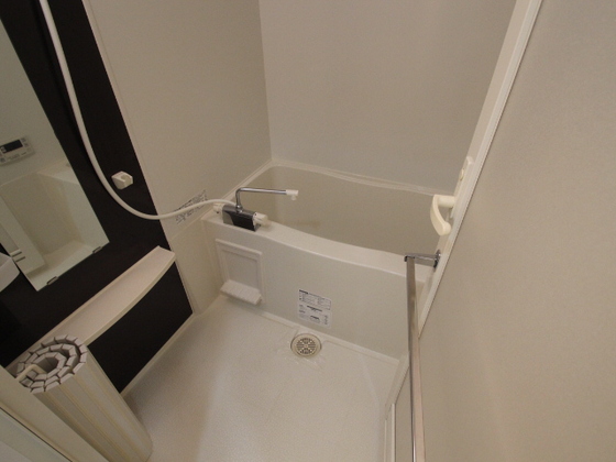 バス・シャワールーム　※別部屋の写真です