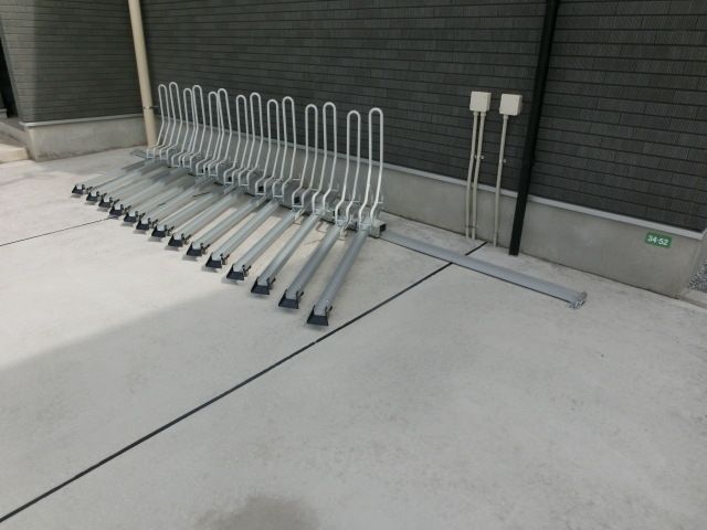 エントランス　自転車置き場