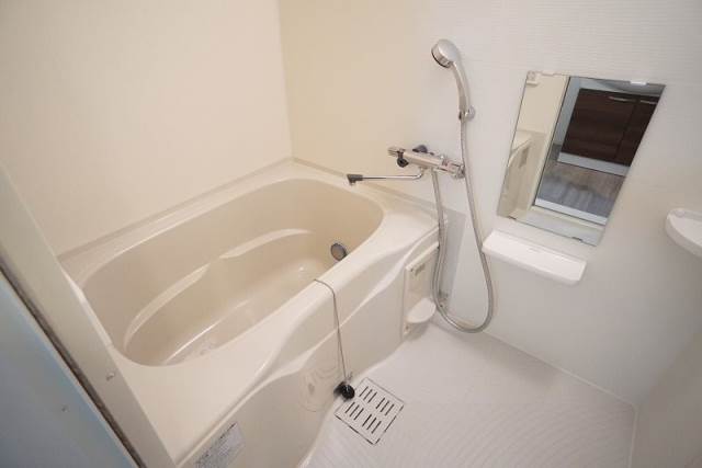 バス・シャワールーム　同物件別部屋イメージ