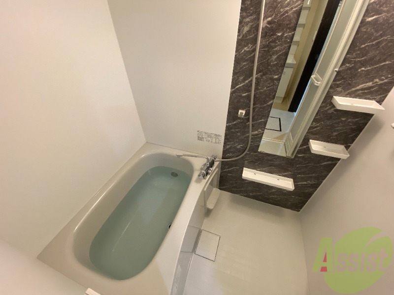 バス・シャワールーム　追い焚き機能が付いているのでいつでも温かいお風呂に入れますよ