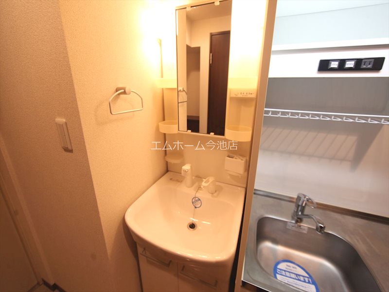 洗面設備　独立洗面台（シャンプードレッサー付）