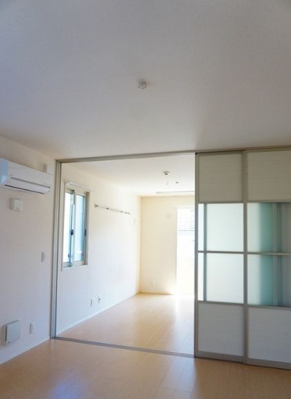 居室・リビング　☆明るい居間☆