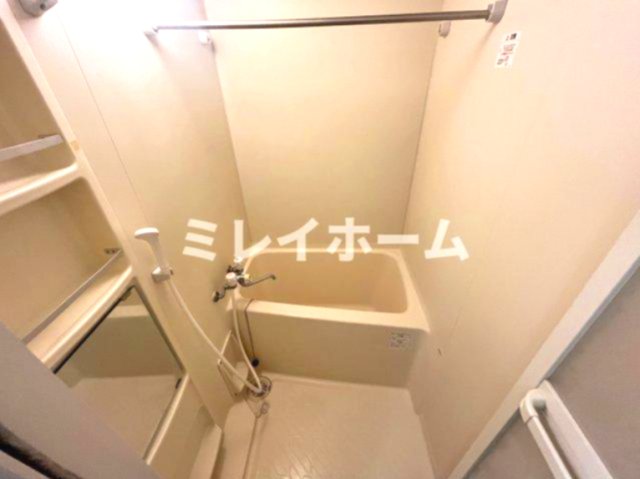 バス・シャワールーム　同建物内別のお部屋の参考写真になります。