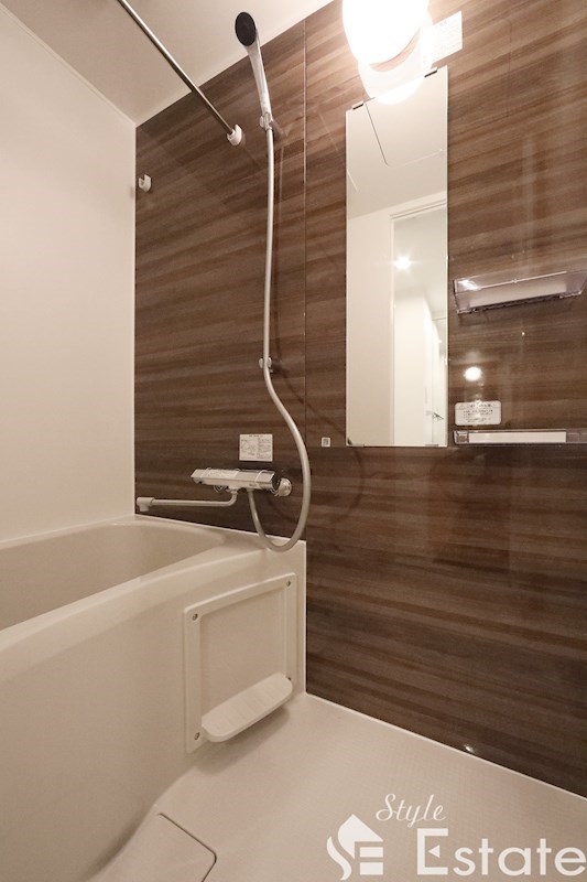 バス・シャワールーム　バスルーム