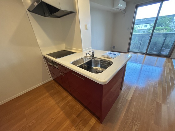 キッチン　※別部屋の写真です