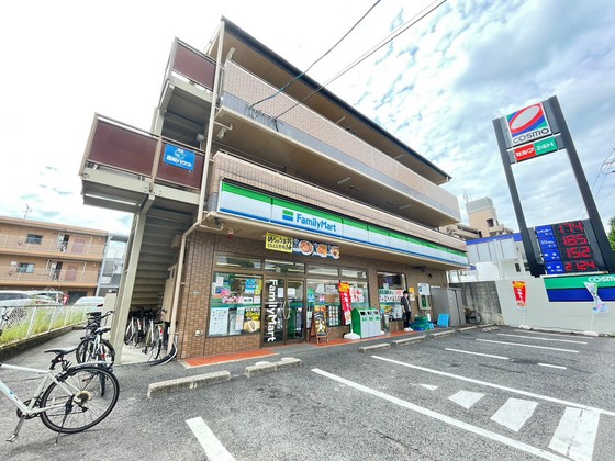 コンビニ　ファミリーマート広島山本一丁目店（コンビニ）まで282m