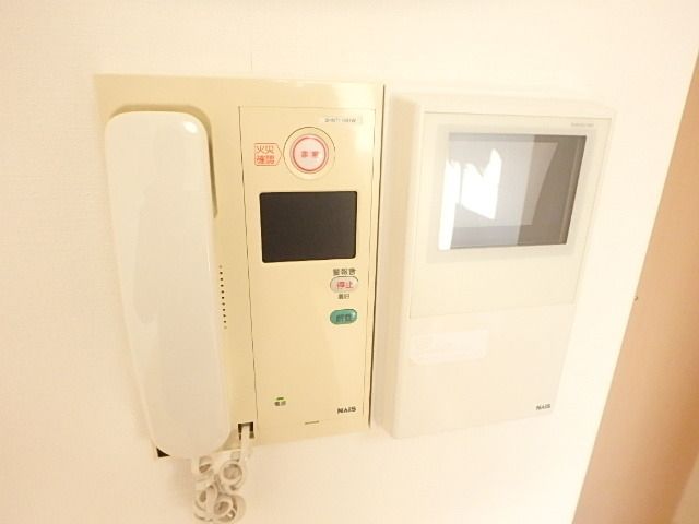 セキュリティ　モニター付きインターホン