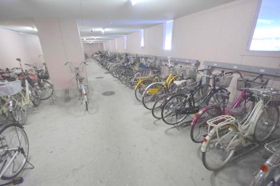 駐車場　敷地内には入居者専用の駐輪スペースもあります。