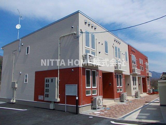 建物外観　エアコン２台や外部物置付きです◎