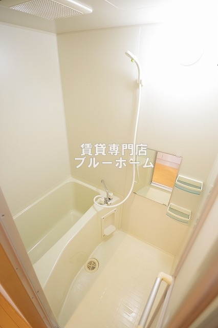 バス・シャワールーム　ピカピカのお風呂！