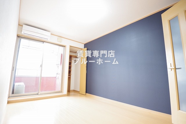 居室・リビング　日当たり良好な洋室！