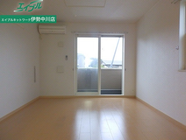 居室・リビング　同タイプの部屋写真です