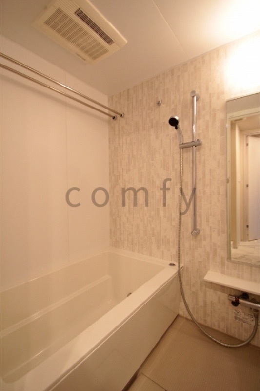 バス・シャワールーム　バスルーム