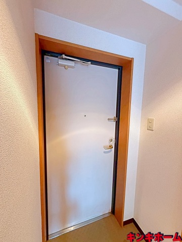 玄関　写真は別のお部屋です。